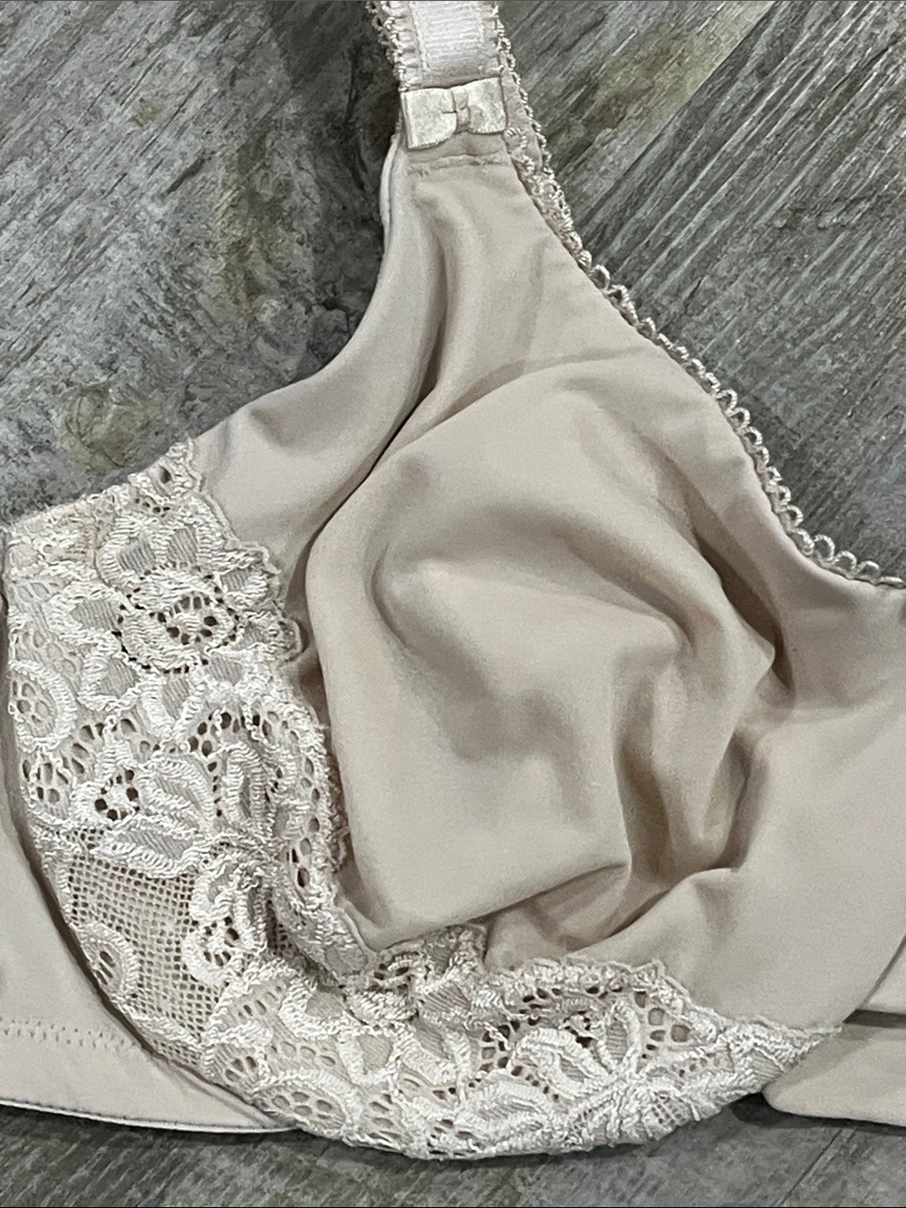 Olga Lace-Trim Full Coverage Bra in Light Taupe - Picture 6 of 8